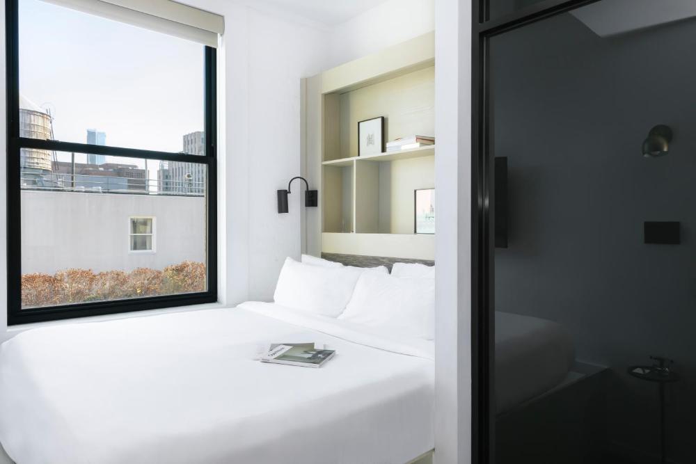 Walker King Room interior